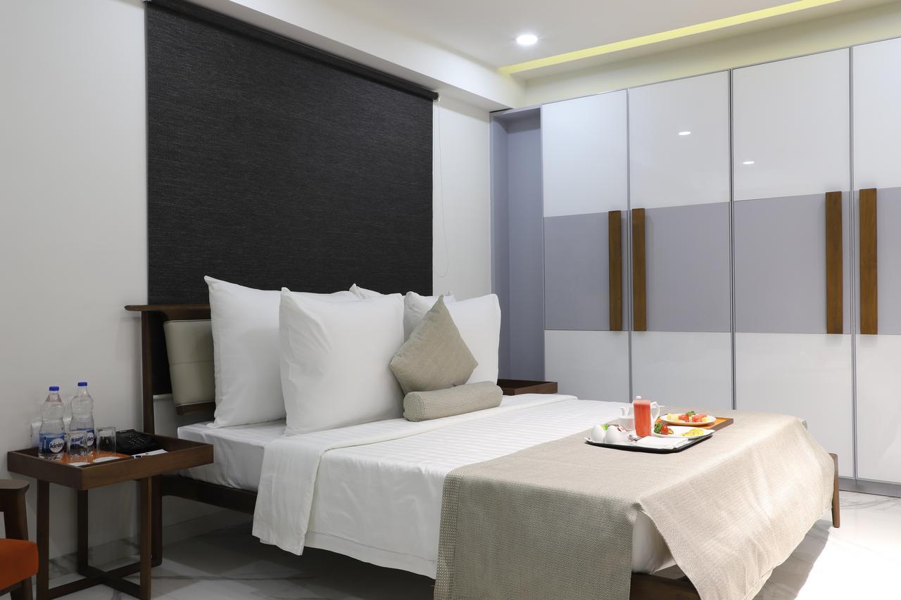 Hotel Ebony Residency à Ahmedabad Extérieur photo